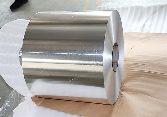 Aluminium foil jumbo roll